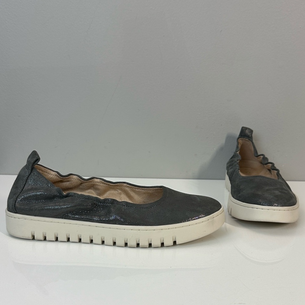 Vionic Uptown Ballet Flat Slip On Loafer Sneaker Leather Size 8.5